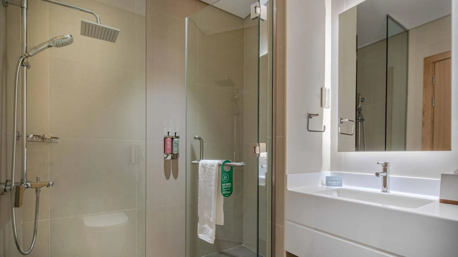 Rove Jbr Hotel Dubai 3*,